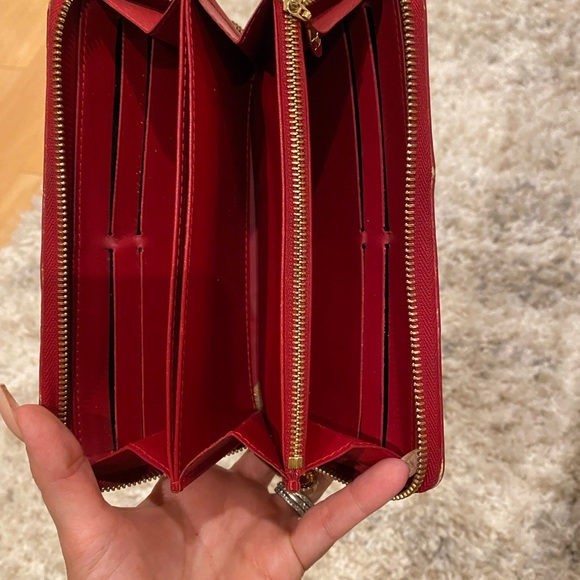 Authentic Louis Vuitton wallet great shape $750 - Picture 8 of 11